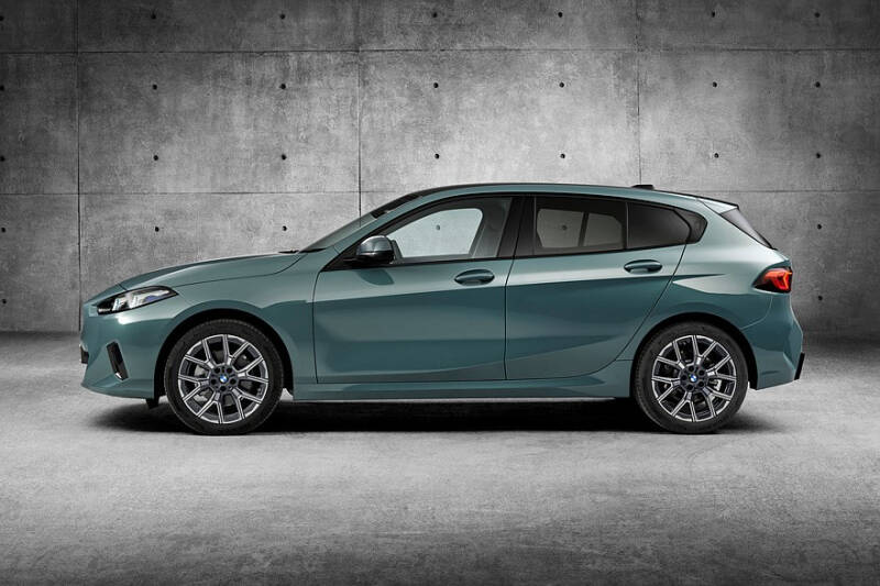 Рестайлинговый BMW 1 Series объявлен новым поколением: без механики и буквы i