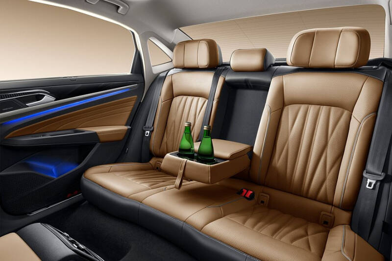 Audi A6 и компания: выбираем седан Е-класса от 3 до 13 миллионов рублей