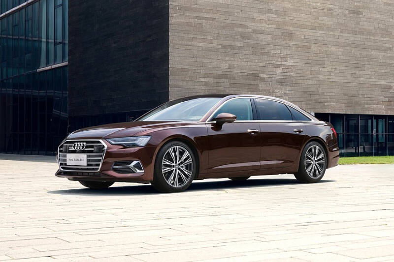 Audi A6 и компания: выбираем седан Е-класса от 3 до 13 миллионов рублей