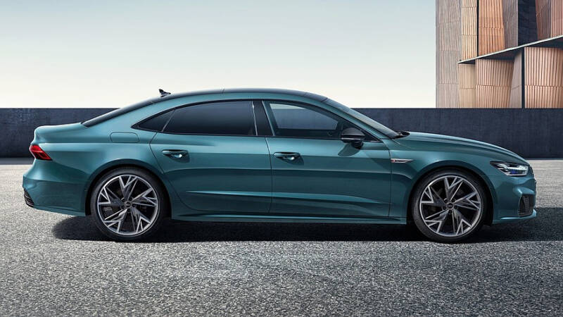 Audi A6 и компания: выбираем седан Е-класса от 3 до 13 миллионов рублей