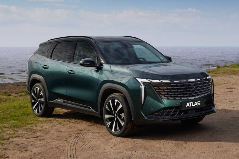 Geely Atlas с полным приводом и новой коробкой передач: старт продаж в РФ