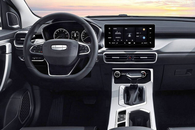 Кроссовер Geely Coolray опять модернизирован: другой дизайн и новый мотор