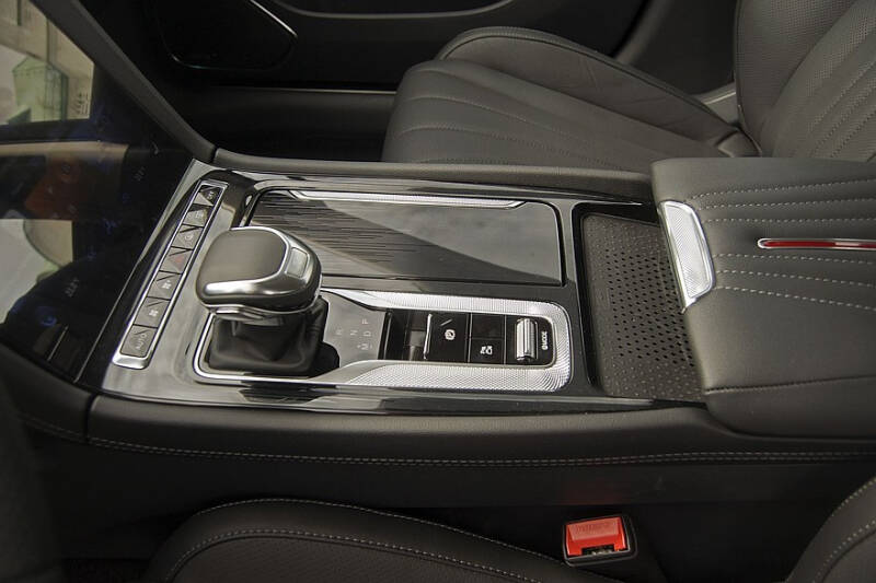 Audi A6 и компания: выбираем седан Е-класса от 3 до 13 миллионов рублей