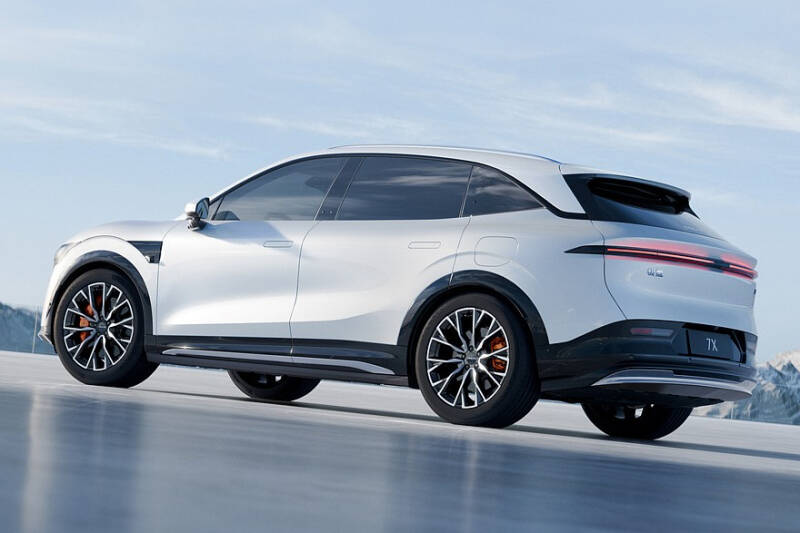 Кроссовер Zeekr 7X от Geely лишился камуфляжа