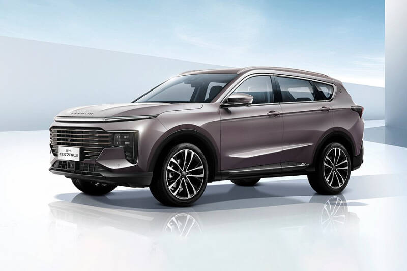 Новый Jetour X70 Plus показался на официальных фото: такой кроссовер могут привезти в РФ