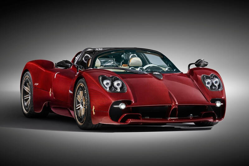 Pagani Utopia Roadster: две крыши на выбор, 864-сильный V12 и никакого лишнего веса