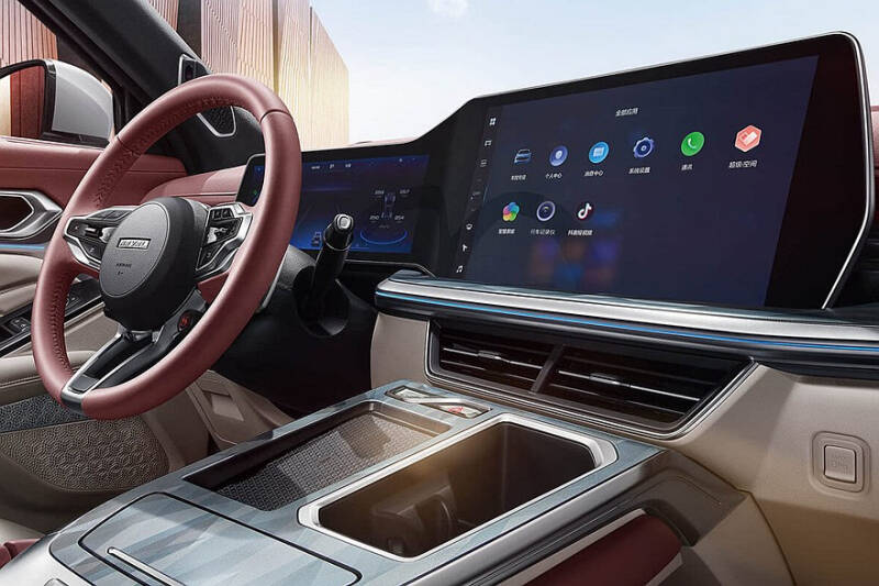 Рассекречен новый Haval F7 для России: увеличенные габариты, два мотора и полный привод