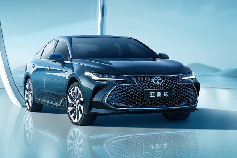 Обновлён большой седан Toyota Avalon, который доступен и в России