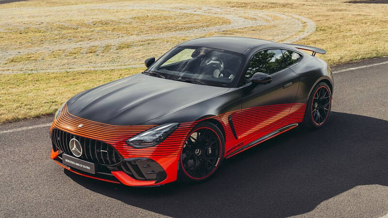 Трековый спорткар: Mercedes-AMG представил GT 63 Pro 4Matic+