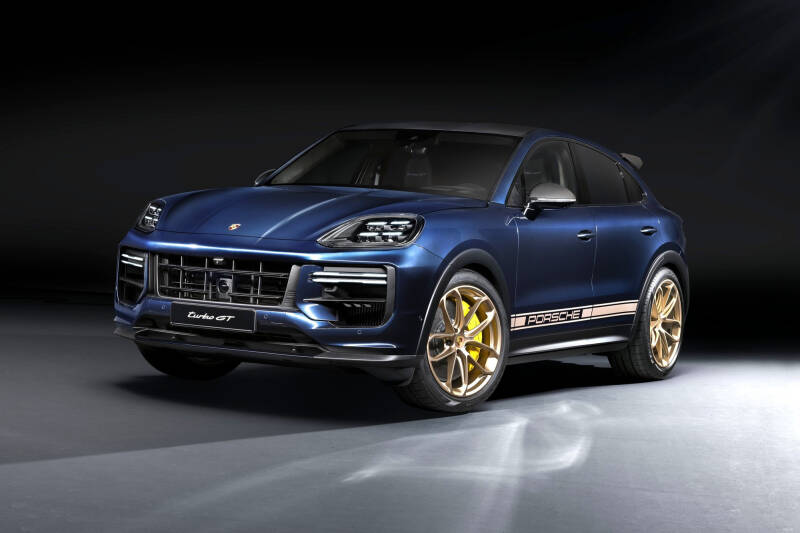Porsche пессимизирует электромобильные планы: бензиновому Cayenne продлили жизнь