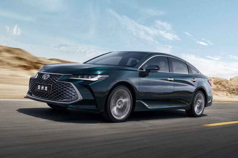 Обновлён большой седан Toyota Avalon, который доступен и в России
