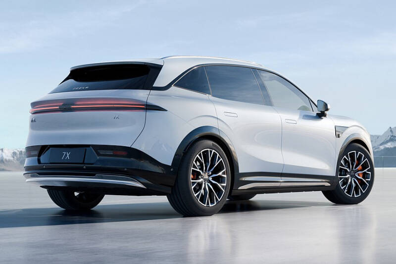 Кроссовер Zeekr 7X от Geely лишился камуфляжа