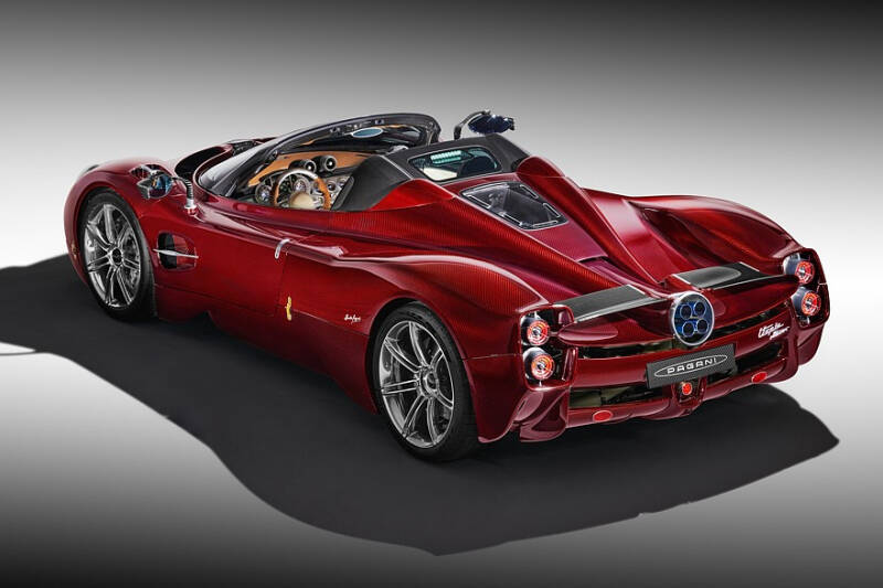 Pagani Utopia Roadster: две крыши на выбор, 864-сильный V12 и никакого лишнего веса