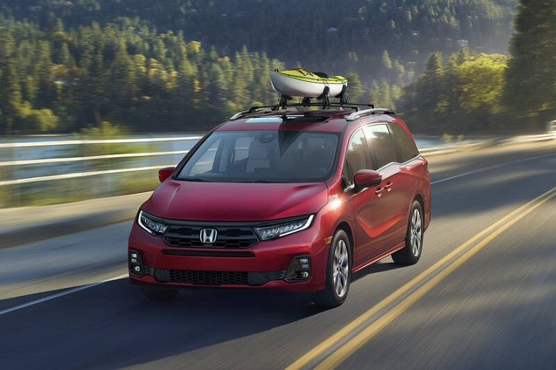 Обновлён минивэн Honda Odyssey: экраны побольше и цены повыше