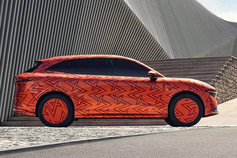 Новый кроссовер Zeekr от Geely показался на фото