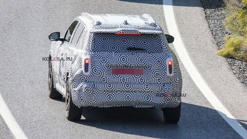 К премьере готовится конкурент Citroën ë-C3: кросс-хэтчбек Renault 4 проехался на камеру