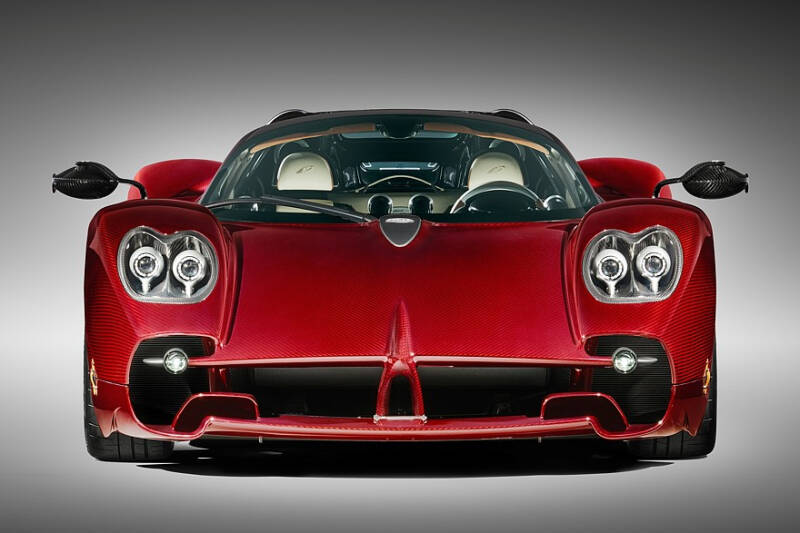 Pagani Utopia Roadster: две крыши на выбор, 864-сильный V12 и никакого лишнего веса