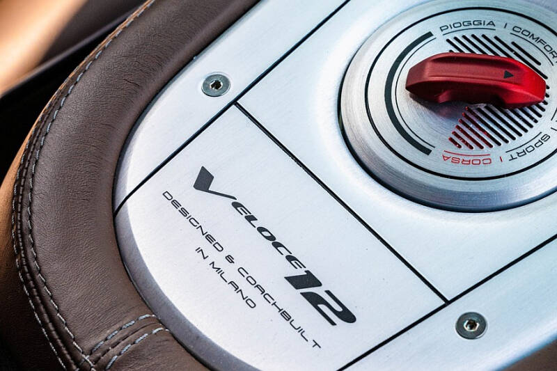 Классический Ferrari 550 переиздан в виде рестомода Veloce12 от Touring Superleggera