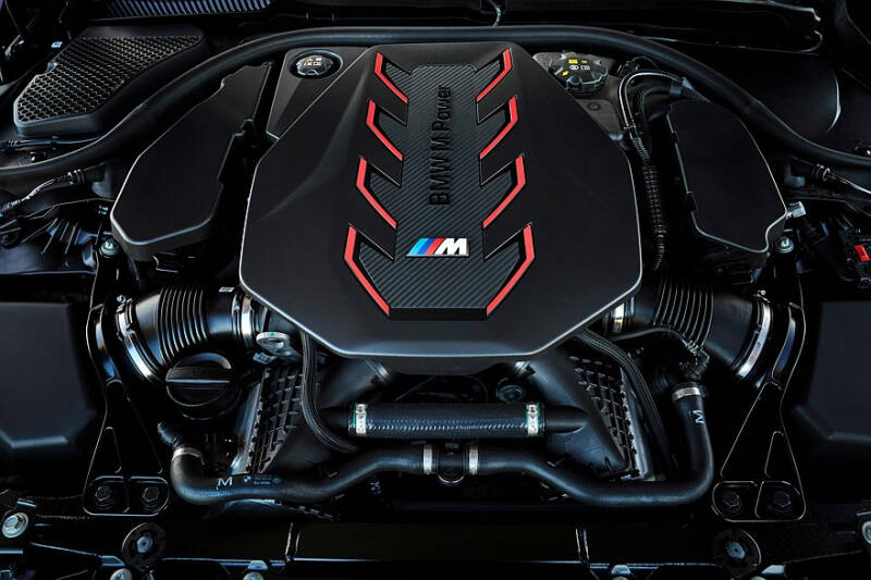Очень тяжёлый люкс: представлен первый в истории гибридный BMW M5 Touring