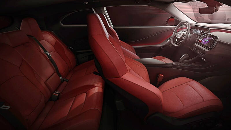 Электрический Dodge Charger Daytona выходит на рынок, бензиновый ожидается в 2025 году
